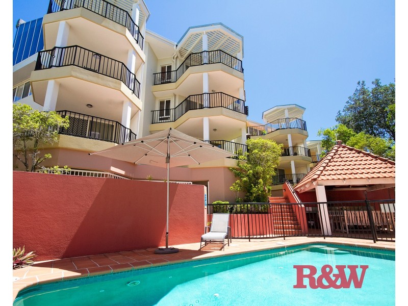 2/2 Park Crescent, Sunshine Beach QLD 4567