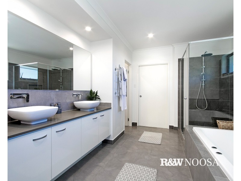 2 Corinthia Court, Noosaville QLD 4566