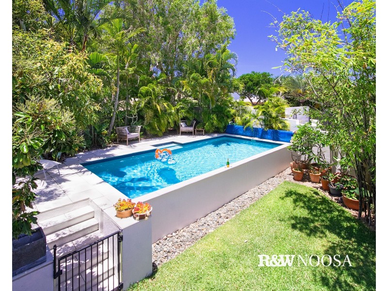 30 Seafarer Court, Castaways Beach QLD 4567