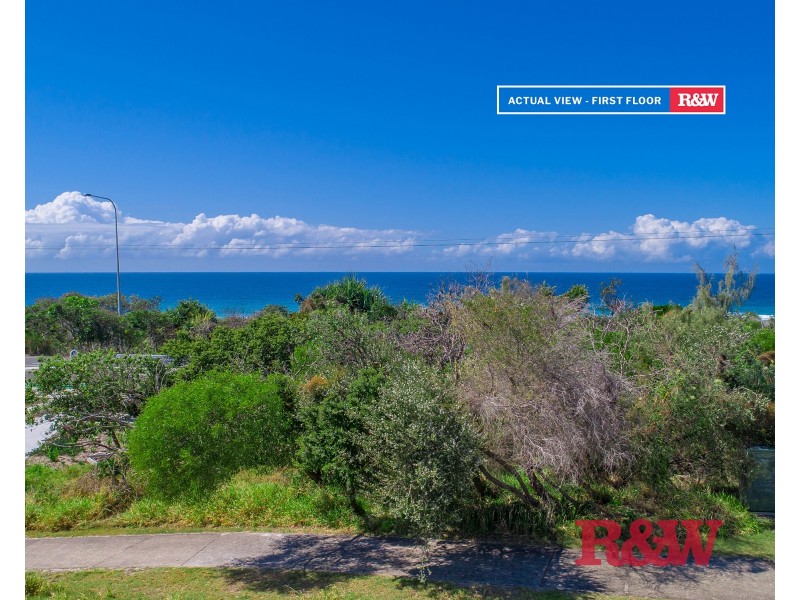 16 Antipodes Close, Castaways Beach QLD 4567