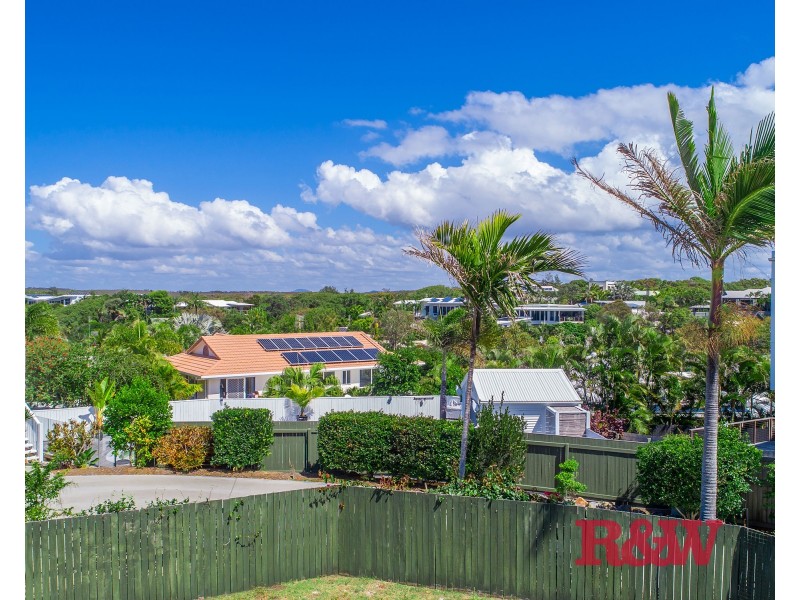 16 Antipodes Close, Castaways Beach QLD 4567