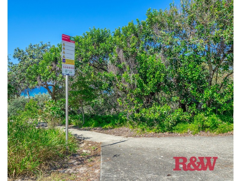 16 Antipodes Close, Castaways Beach QLD 4567