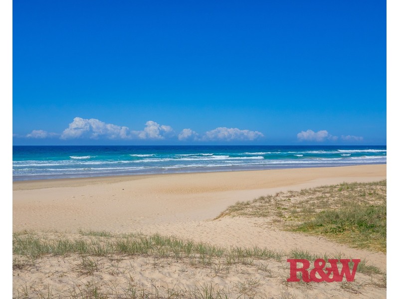 16 Antipodes Close, Castaways Beach QLD 4567