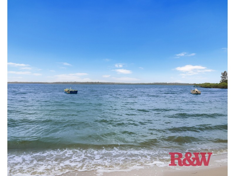 21 Lake Cooroibah Road, Cooroibah QLD 4565