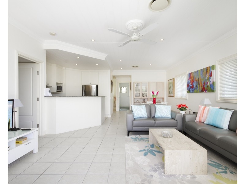 8/19 Russell Street, Noosaville QLD 4566