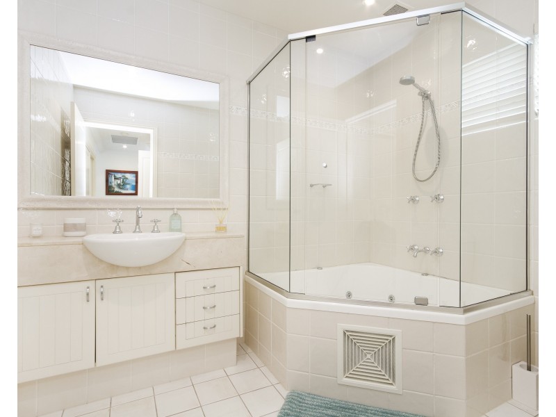 8/19 Russell Street, Noosaville QLD 4566