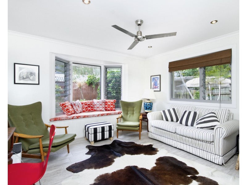 22 Wavecrest Drive, Castaways Beach QLD 4567