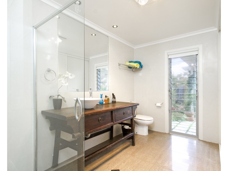 22 Wavecrest Drive, Castaways Beach QLD 4567