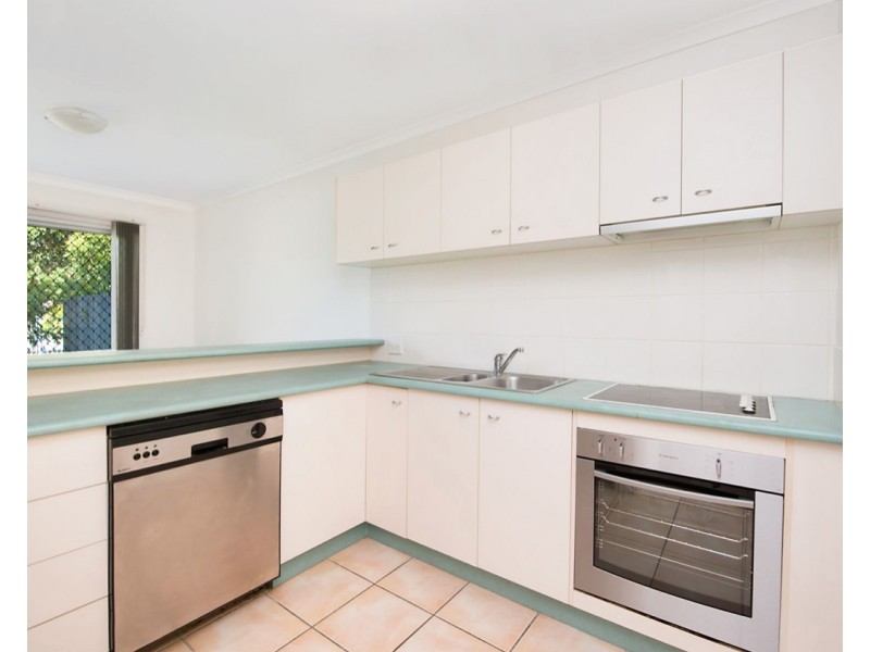 25/18 Lake Weyba Drive, Noosaville QLD 4566