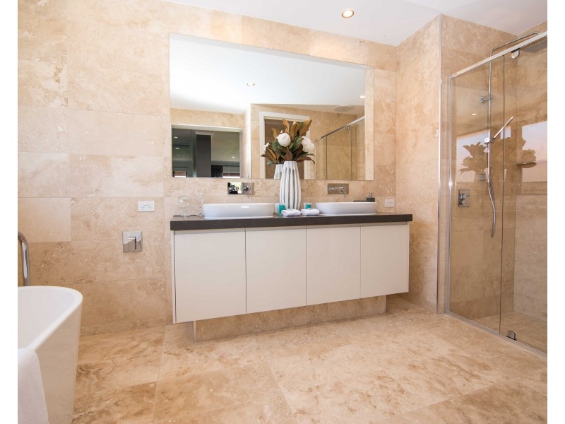 13 Springs Crescent, Noosa Springs QLD 4567