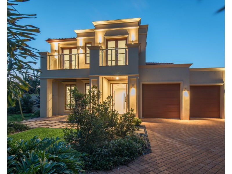 13 Springs Crescent, Noosa Springs QLD 4567