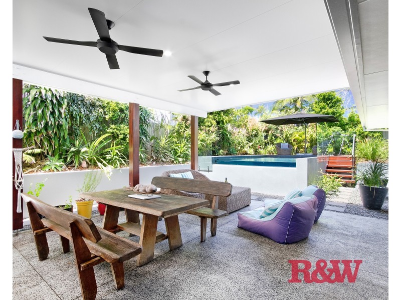 18 Moonbeam Crescent, Castaways Beach QLD 4567