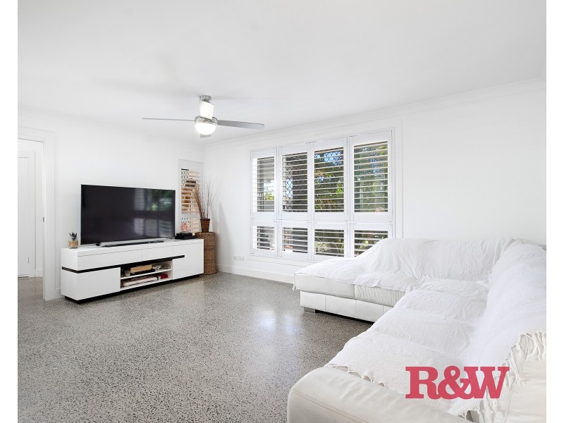18 Moonbeam Crescent, Castaways Beach QLD 4567