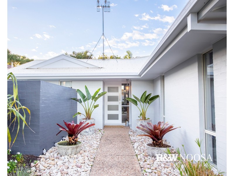 14 Moonbeam Crescent, Castaways Beach QLD 4567