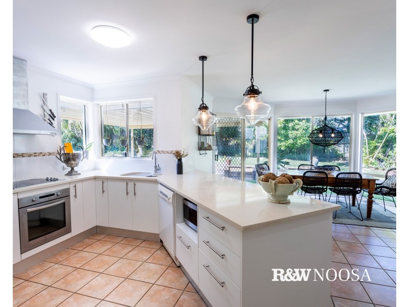 14 Moonbeam Crescent, Castaways Beach QLD 4567