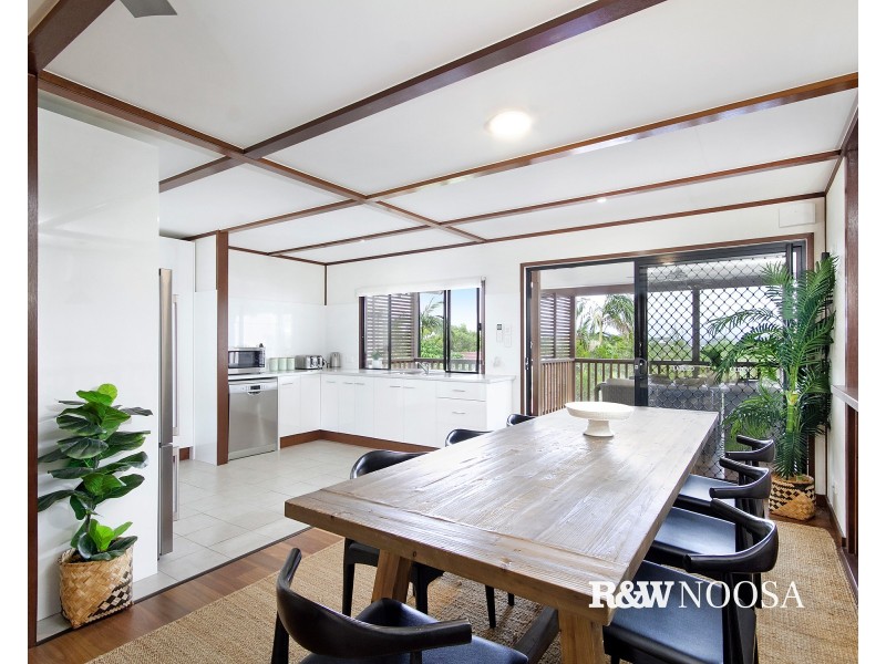 22 Nairana Rest, Noosa Heads QLD 4567