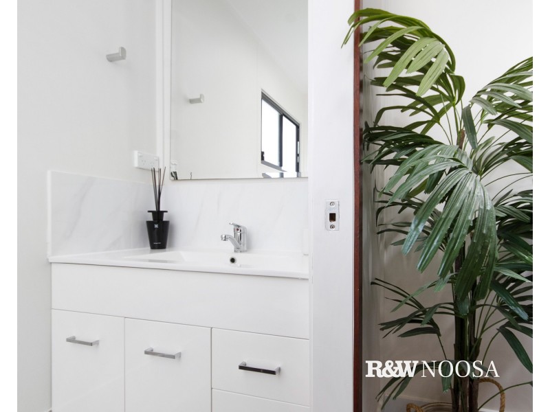 22 Nairana Rest, Noosa Heads QLD 4567