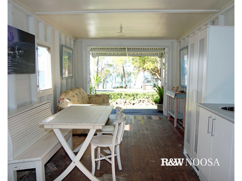 8 Boreen Parade, Boreen Point QLD 4565