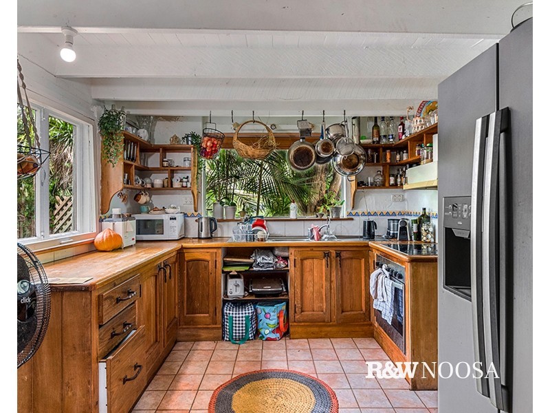 6 Cooloosa Street, Sunshine Beach QLD 4567