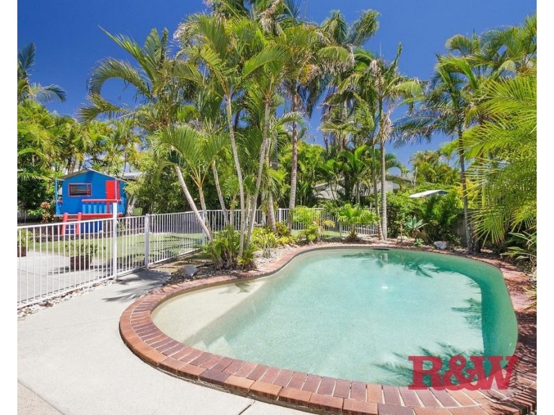 20 Dame Patti Drive, Sunrise Beach QLD 4567