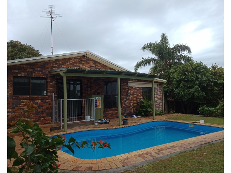 18 WYANDRA Street, Noosa Heads QLD 4567