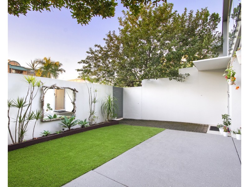 2/29 Noosa Parade, Noosa Heads QLD 4567