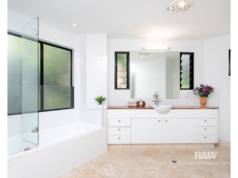 1/33 Duke Street, Sunshine Beach QLD 4567