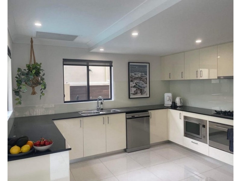 559/61 Noosa Springs Drive, Noosa Heads QLD 4567