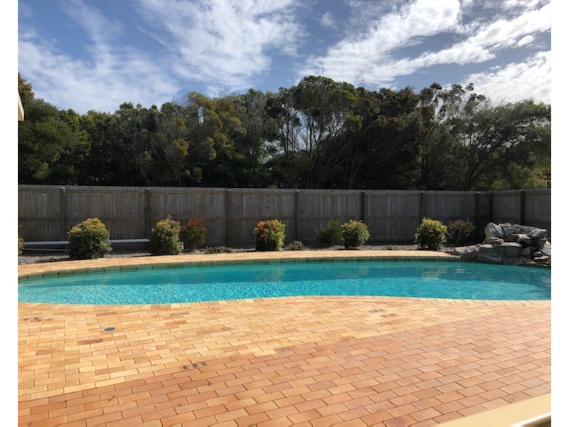 8 Columbia Drive, Sunrise Beach QLD 4567