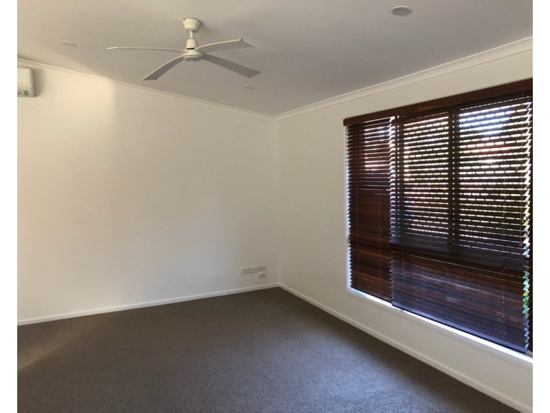 8 Columbia Drive, Sunrise Beach QLD 4567