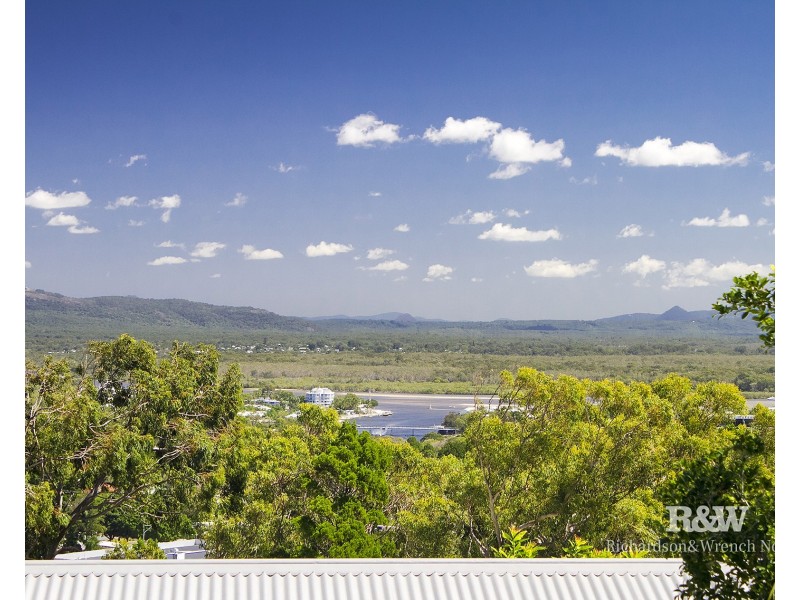 9 Mainsails Square, Noosa Heads QLD 4567