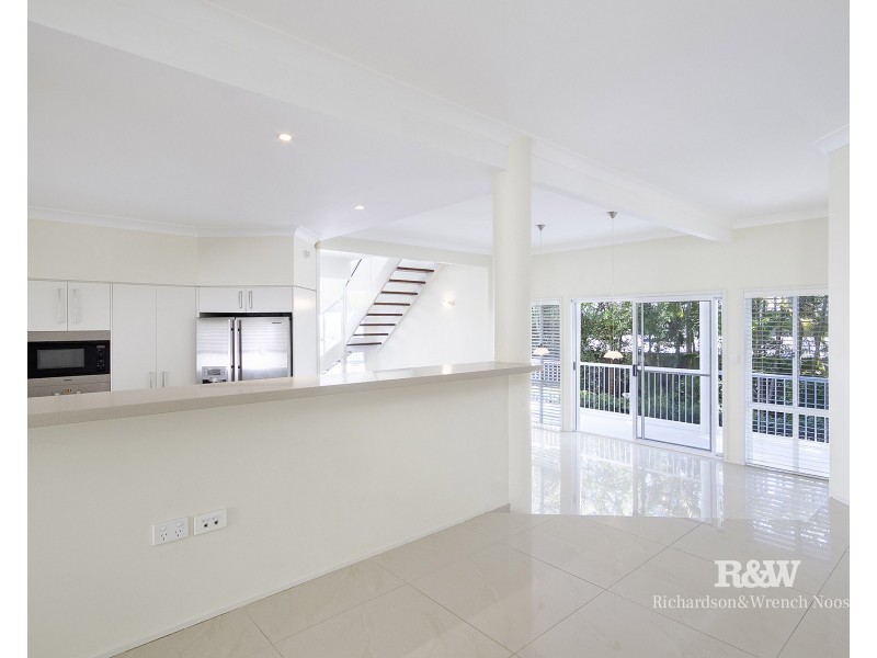 9 Mainsails Square, Noosa Heads QLD 4567