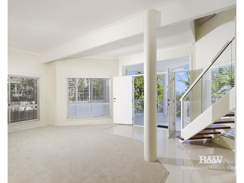 9 Mainsails Square, Noosa Heads QLD 4567
