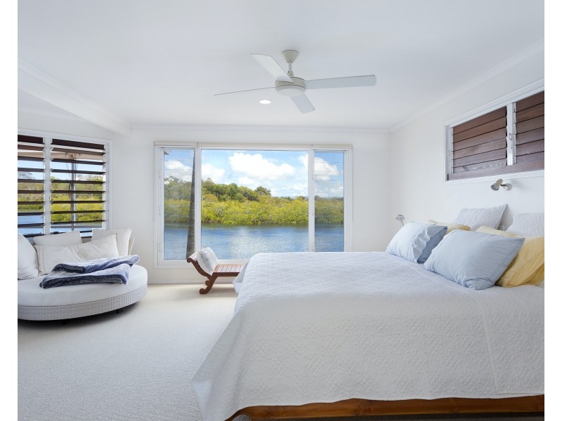 37 Dolphin Crescent, Noosaville QLD 4566