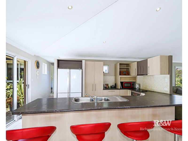2 Cooroibah Crescent, Tewantin QLD 4565