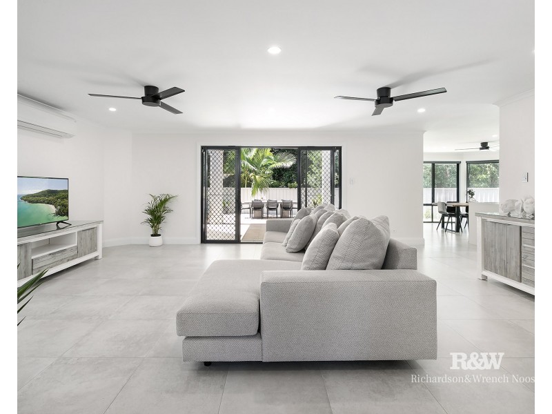 65 Lake Entrance Boulevard, Noosaville QLD 4566