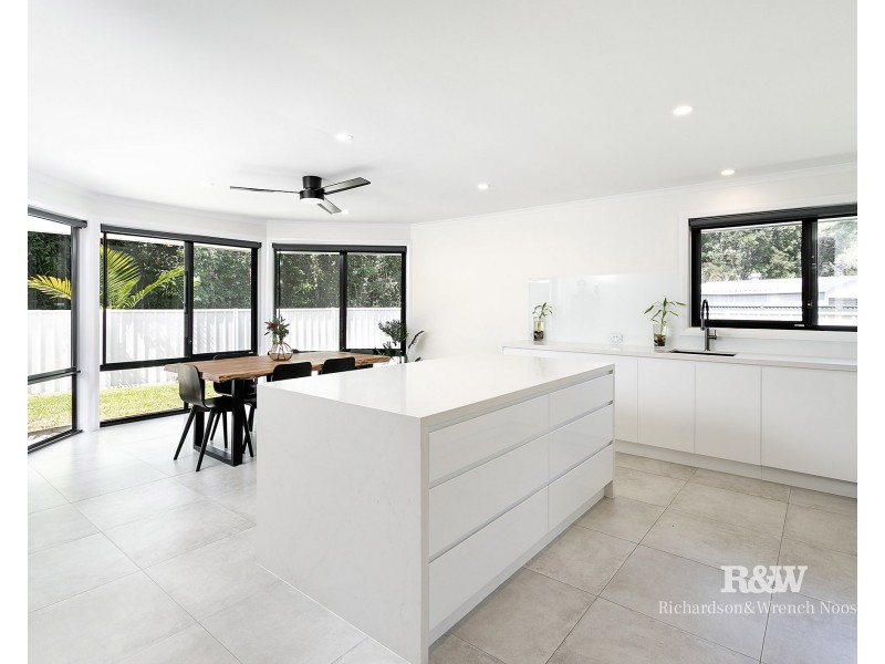 65 Lake Entrance Boulevard, Noosaville QLD 4566