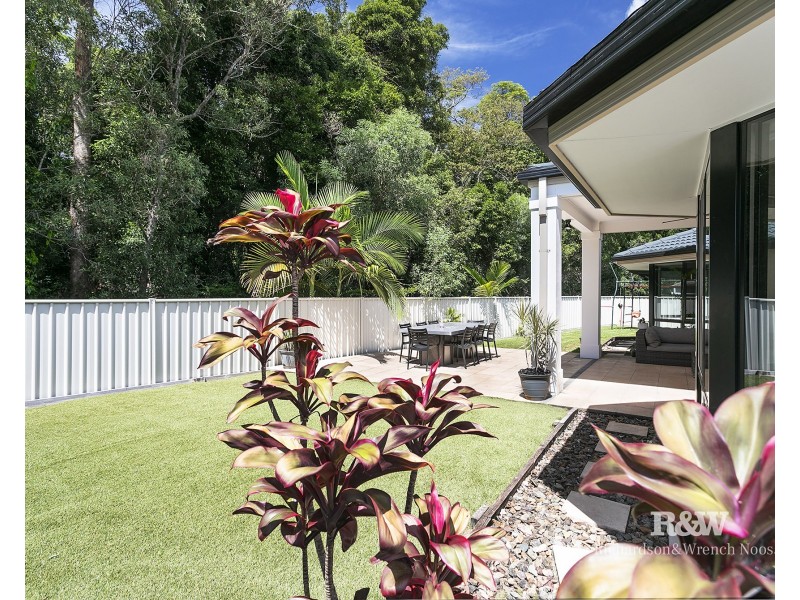 65 Lake Entrance Boulevard, Noosaville QLD 4566
