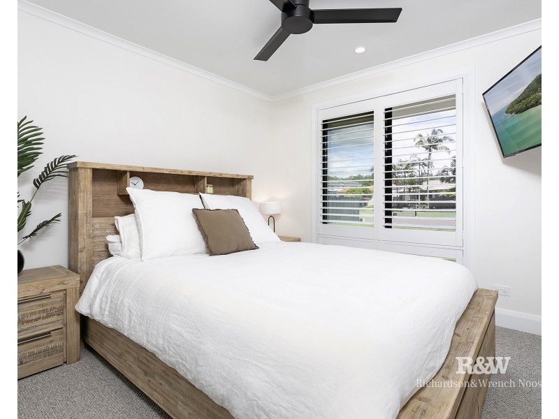 65 Lake Entrance Boulevard, Noosaville QLD 4566