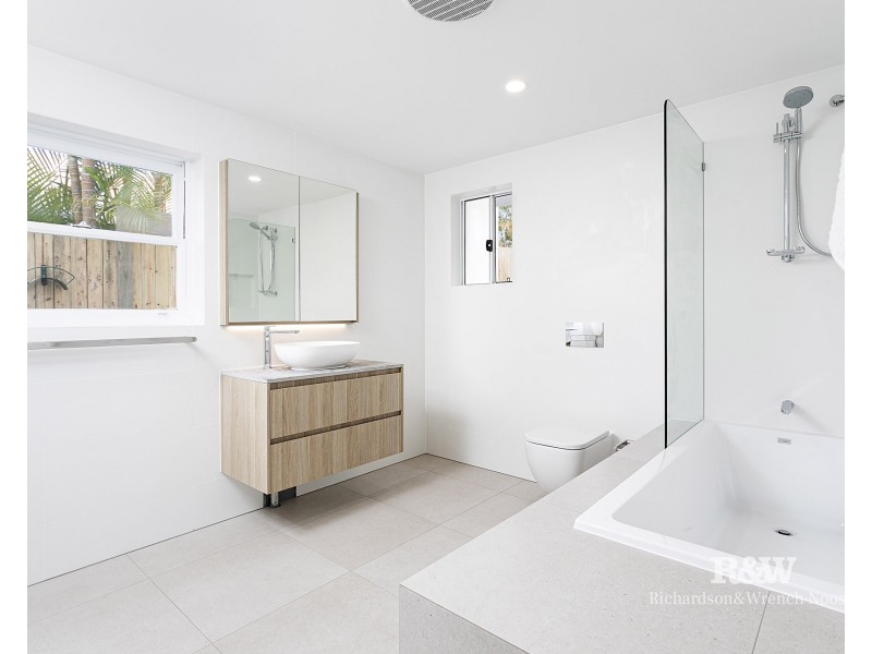 39 Nairana Rest, Noosa Heads QLD 4567