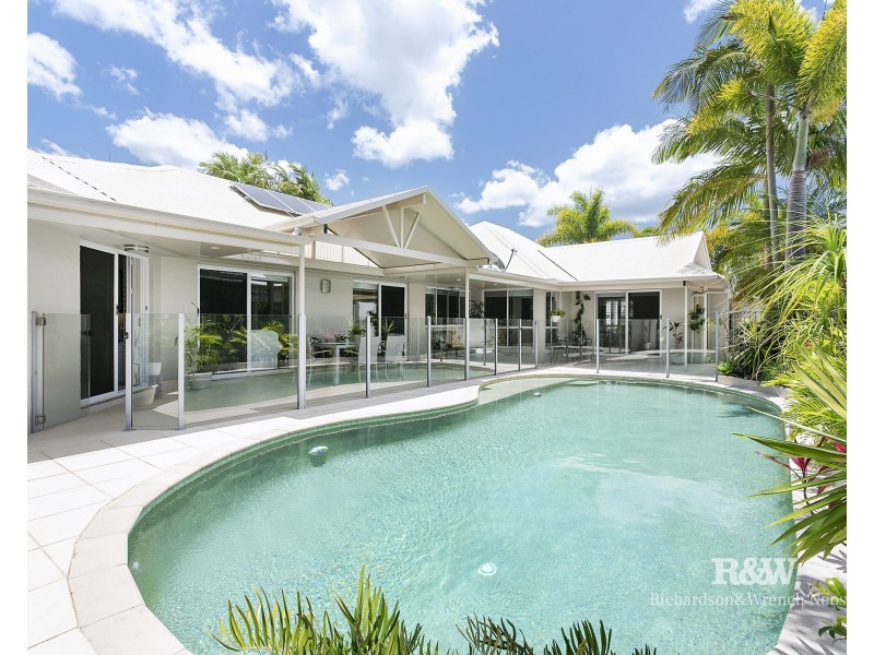 1 Seashell Place, Noosaville QLD 4566