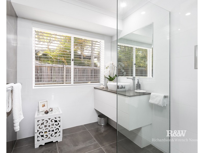 1 Seashell Place, Noosaville QLD 4566