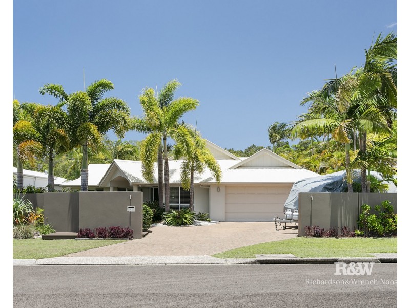 1 Seashell Place, Noosaville QLD 4566