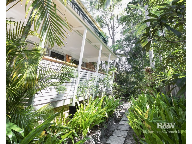 2/4 Bayview Road, Noosa Heads QLD 4567