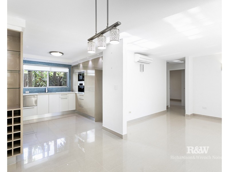 2/4 Bayview Road, Noosa Heads QLD 4567