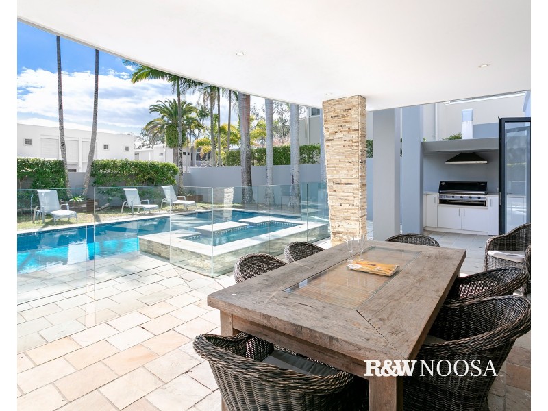 6 Witta Circle, Noosa Heads QLD 4567