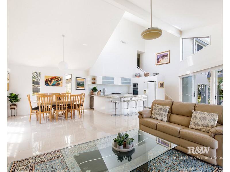 10 Nebula Street, Sunshine Beach QLD 4567