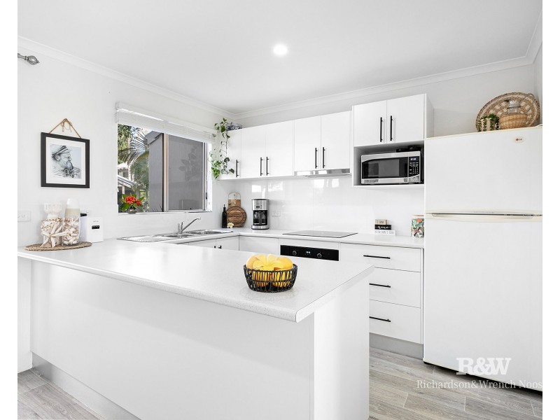 101/24 Lake Weyba Drive, Noosaville QLD 4566