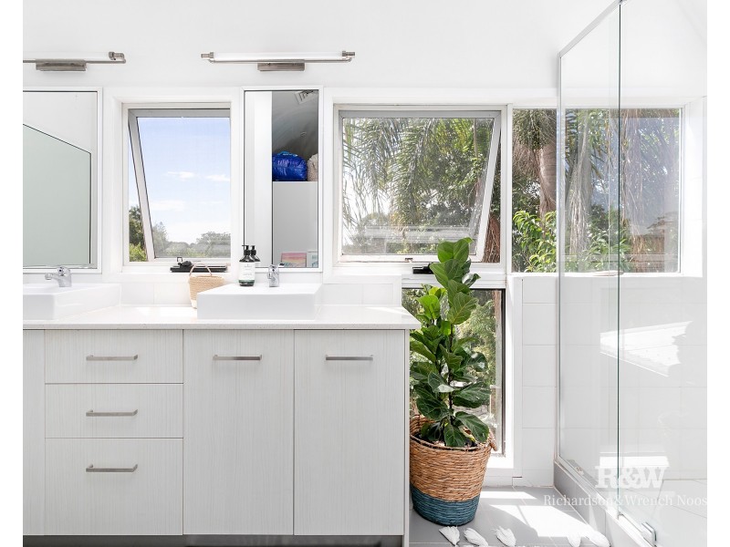 16 Belfa Place, Noosa Heads QLD 4567