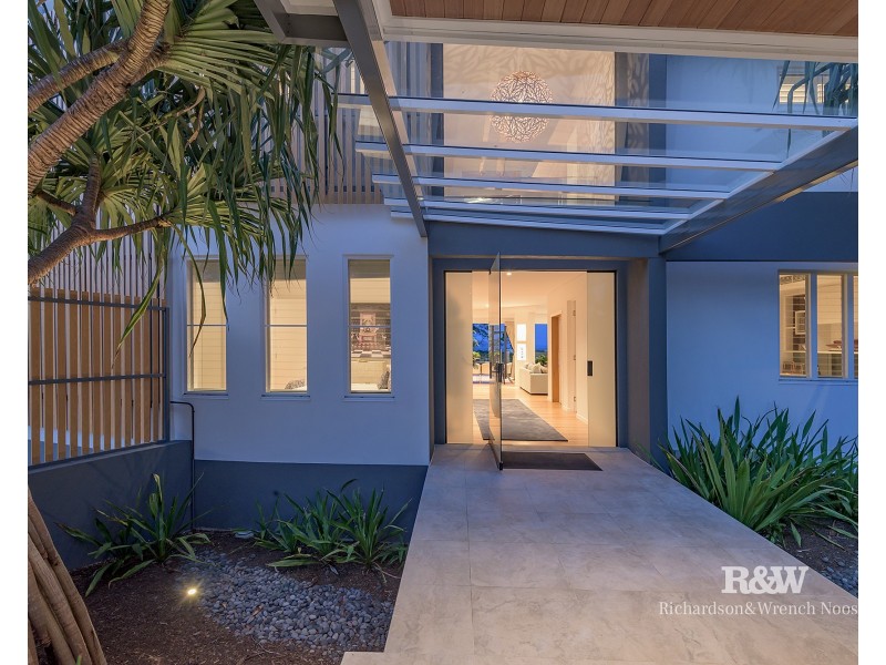 3 Natasha Avenue, Noosa Heads QLD 4567